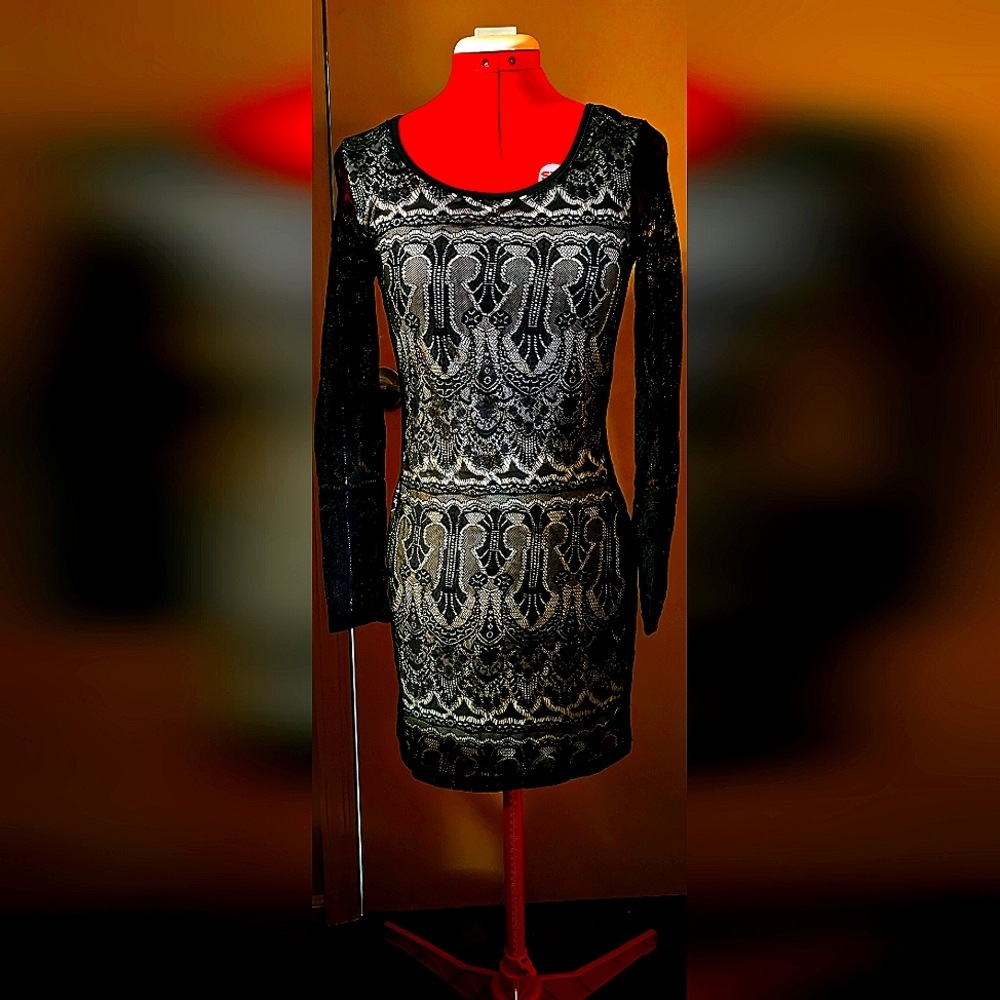 Forever 21 Lace Overlay lined Dress Small Black with beige liner